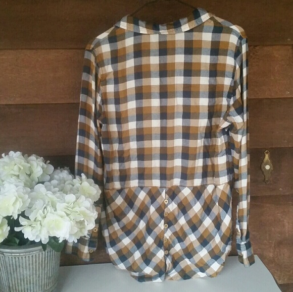 Lucky Brand Tops - Lucky Brand navy brown plaid button up back button